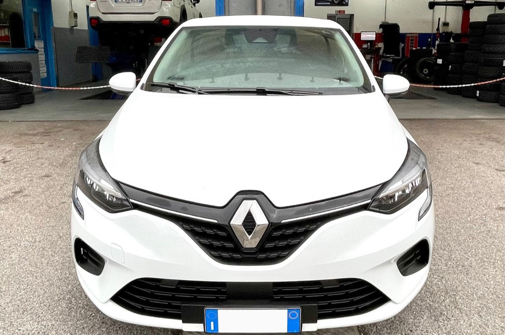 renault clio a noleggio